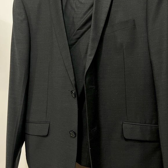 Black Suit - Jacket 42S and Pants 35S - Picture 4 of 5